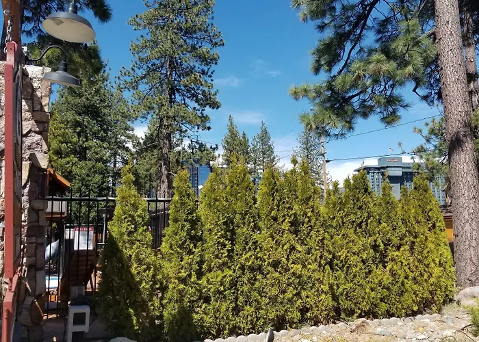 Gondola Lodge With Free Beach Voucher